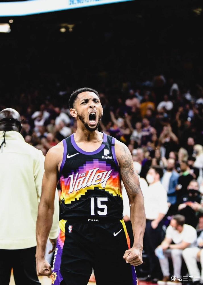  保罗关键助攻布克太阳加时险胜快船队