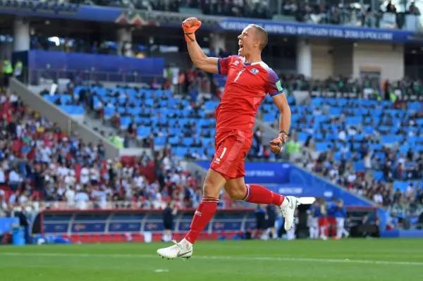  特鲁瓦门将神勇发挥多次扑救保住宝贵平局