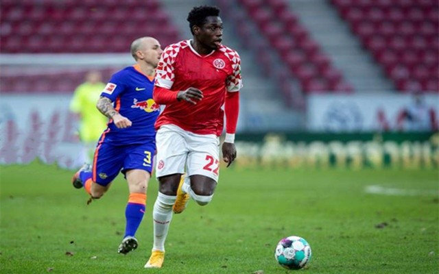  切尔西防线失误连连负于中下游球队爆冷