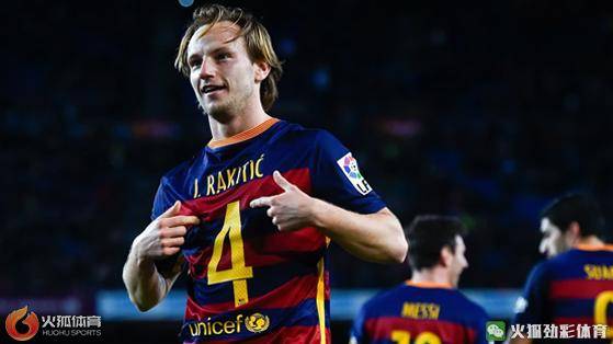  门兴格拉德巴赫传控打法流畅，中场核心主导胜局