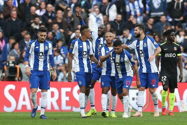  拜仁慕尼黑主场强势取胜稳固榜首位置  